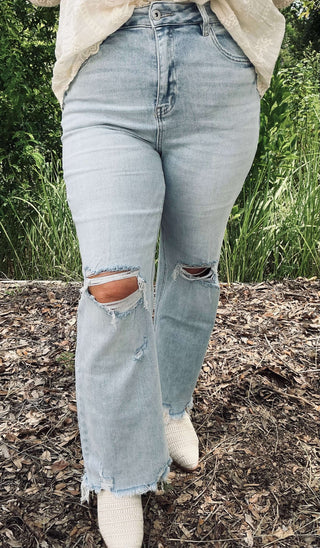 Super high-waisted distressed MICA W3522LT jeans, light wash, straight leg, perfect blend of style and comfort.