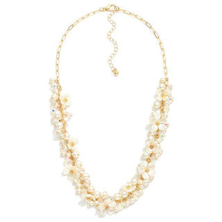 Elegant Cluster Pearl & Gold Chain Link Necklace with Sophisticated Design, Perfect for Elevating Any Outfit.