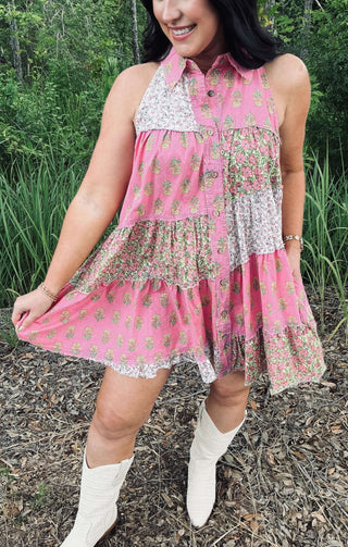 Blue velvet tunic dress, sleeveless, button-down with collar style, available in three colors for a chic and versatile look.