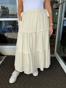 Elegant Natural Tiered Maxi Skirt with Bow Accent on Side, Perfect for Summer Outfits