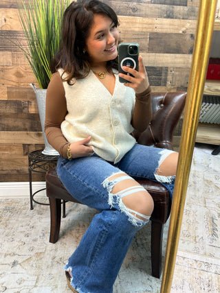 Davi & Dani Heather Cream Sleeveless Sweater Vest Top