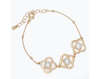 Gold Clover w/ Pearl Center Linked Bracelet