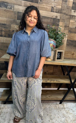 Alternate view of Easel Chambray Bubble 3/4 Slv Button Down Top
