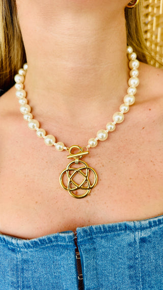 Gold Clover Charm Pearl Necklace
