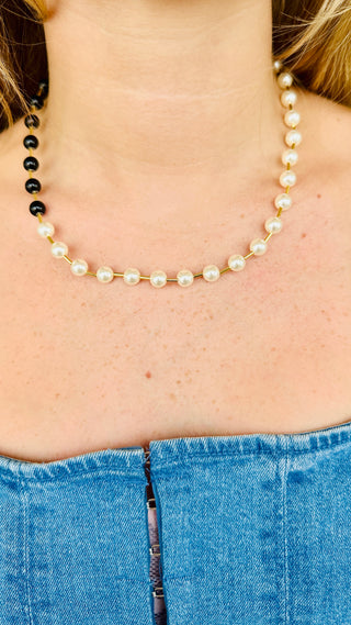 Black & White Pearl Magnetic Necklace
