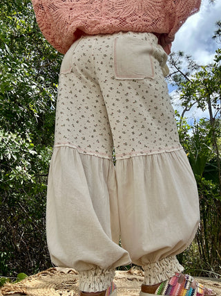 POL Ivory & Pink Floral Bloomer Jogger Pant