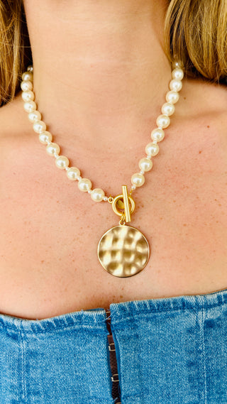 Gold Hammered Disc Pearl Necklace
