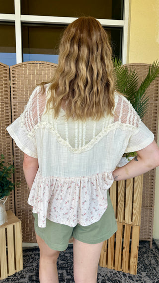 POL Hopeless Romantic Floral & Pearl Top
