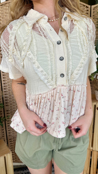 POL Hopeless Romantic Floral & Pearl Top
