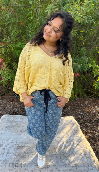 POL DANDELION YELLOW Crochet Short Sleeve Scalloped Edge Top