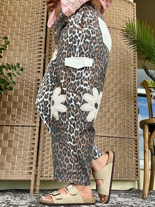 Alternate view of Ready to Roll Leopard & Lace Pants Easel
