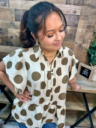 Alternate view of Easel Cream & Brown Polka Dot Flutter Slv Top
