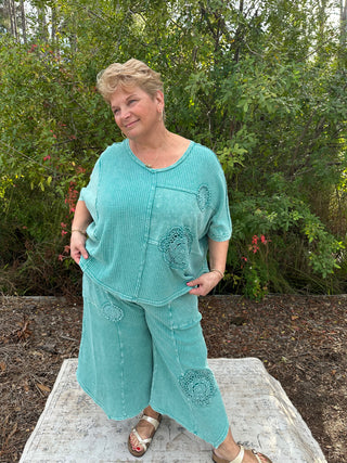 Easel Teal Mineral Wash Crochet Patch Detail Set