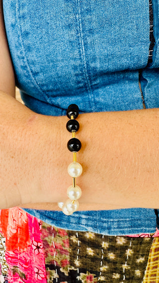 Black & White Pearl Magnetic Bracelet
