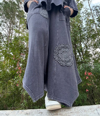 Easel Midnight Blue Mineral Wash Crochet Patch Detail Set