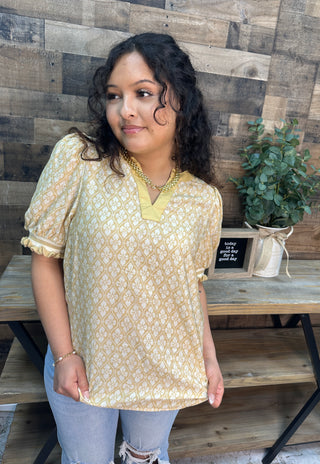 Staccato Honey Yellow Geo Floral Short Slv Top