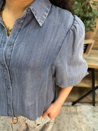 Alternate view of Easel Chambray Bubble 3/4 Slv Button Down Top
