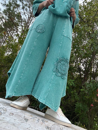 Easel Teal Mineral Wash Crochet Patch Detail Set