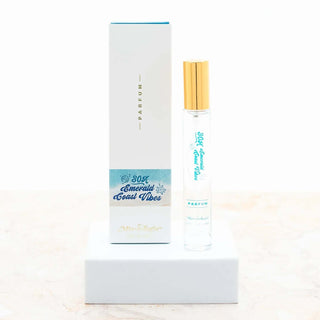 AMI Emerald Coast Mixologie Parfum Spray 8 mL Pen - Elegant fragrance in a sleek, portable design perfect for on-the-go refreshment.