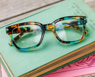 Alternate view of Buzzworthy Readers by Peepers
