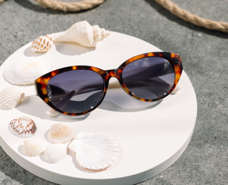 Alternate view of En Route Tortoise/White Polarized Sunglasses by Peepers
